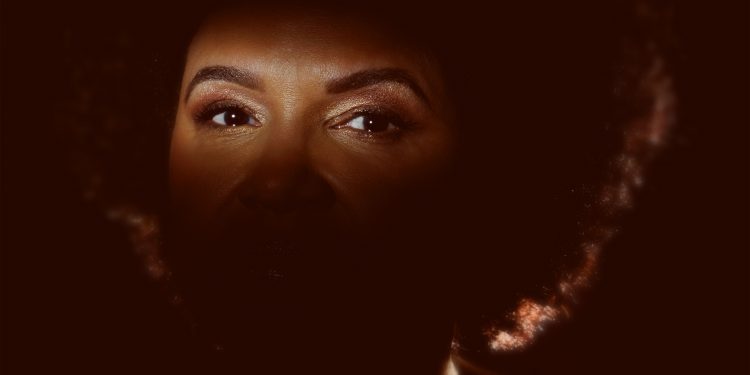 Teresa Cristina dá 'Notícia boa' com Cézar Mendes entre as oito músicas autorais do álbum 'Tudo que eu tenho'